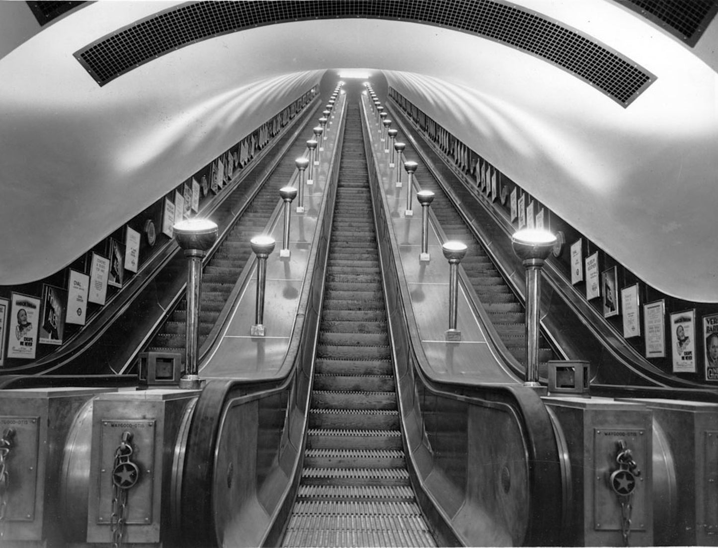 London City Photos Bundle – 540 High Resolution Images (Color, Black & White, Sepia) | Instant Download Wall ArtLondon City Photos Bundle – 540 High Resolution Images (Color, Black & White, Sepia) | Instant Download Wall Art