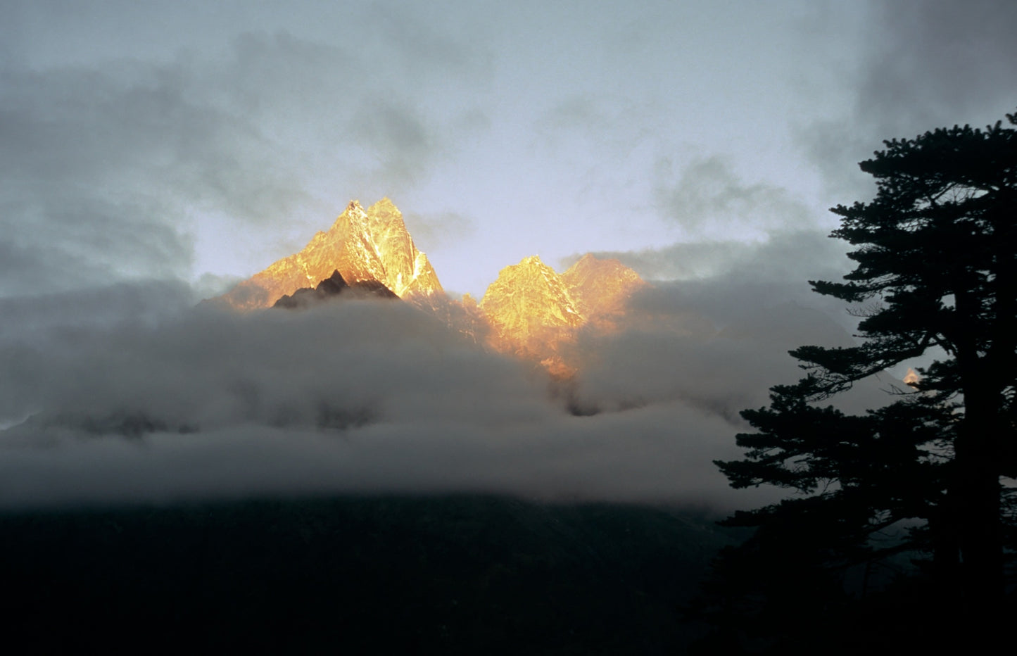 550 Photos of Nepal – Color, Black & White & Sepia – Stunning Landscapes & Cultural Icons