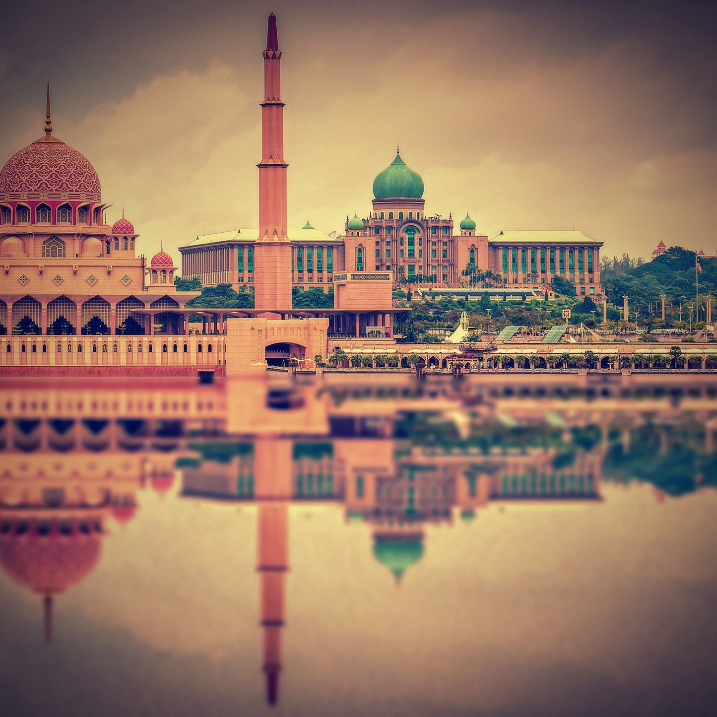 235 Photos of Malaysia – Color, Black & White & Sepia – Stunning Landscapes & Cultural Icons
